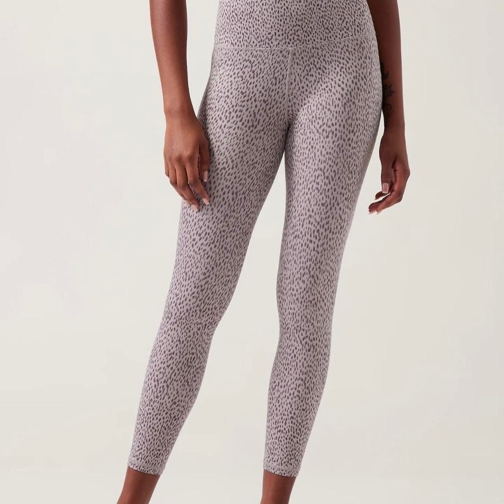 Athleta Salutation‎ Stash Pocket II Printed Tight 7/8 Gray High Rise